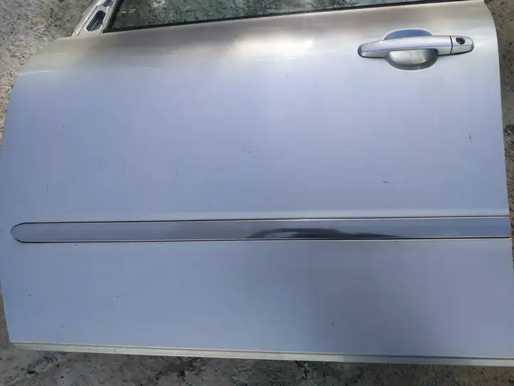 Toyota Avensis Verso (1995 - 2001) Молдинг передней двери — фото 1