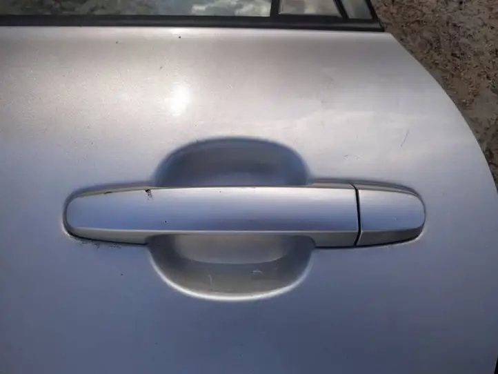 Toyota Avensis Verso (1995 - 2001) Наружная ручка двери — фото 2
