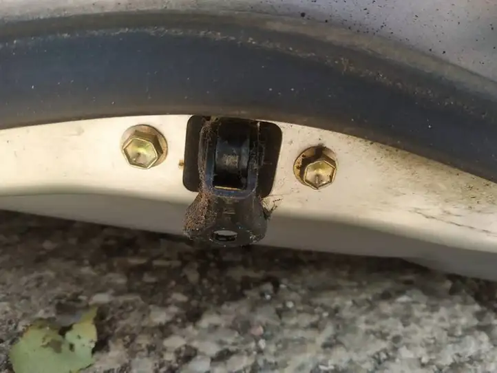 Toyota Avensis Verso (1995 - 2001) Ограничитель двери — фото 2