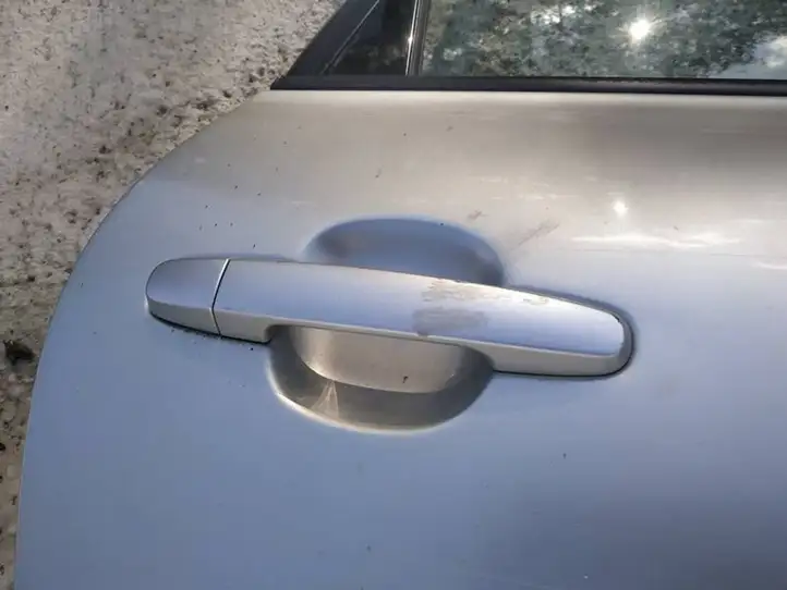 Toyota Avensis Verso (1995 - 2001) Наружная ручка двери — фото 1