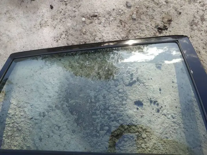 Toyota Avensis Verso (1995 - 2001) Стекло задней двери — фото 2