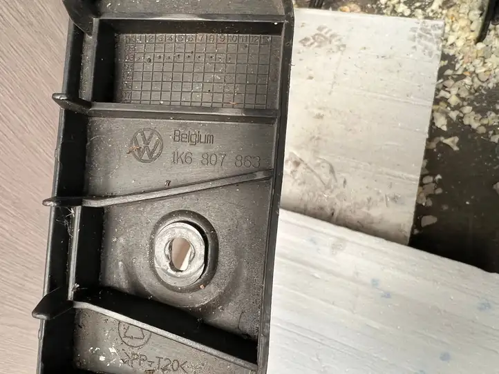 Volkswagen Golf V (2003 - 2009) 1K6807863 Кронштейн заднего бампера — фото 2