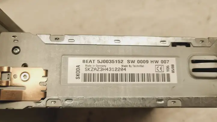 Skoda Praktik 5J8 (2007 - 2014) 5J0035152 Магнитола / мультимедийная система — фото 3