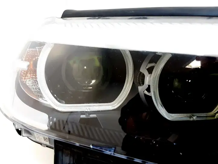 BMW 5 G30 G31 (2016 - ) 7439186 Передняя фара — фото 4