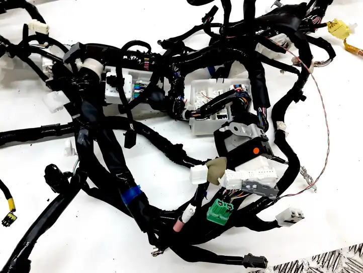 Lexus CT 200H (2013 - 2017) 8214176B30 Прочая электропроводка — фото 4