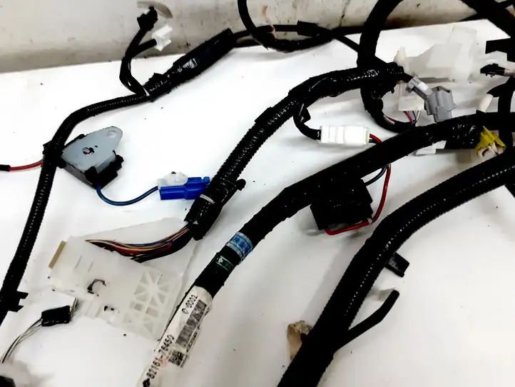 Lexus CT 200H (2013 - 2017) 8216176450 Прочая электропроводка — фото 2