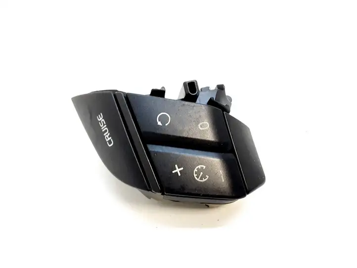 Volvo XC90 (2002 - 2006) 8685478 Кнопки на рулевом колесе — фото 1