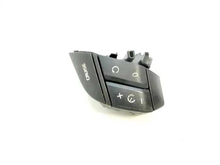 Volvo XC90 (2002 - 2006) 8685478 Кнопки на рулевом колесе — фото 1