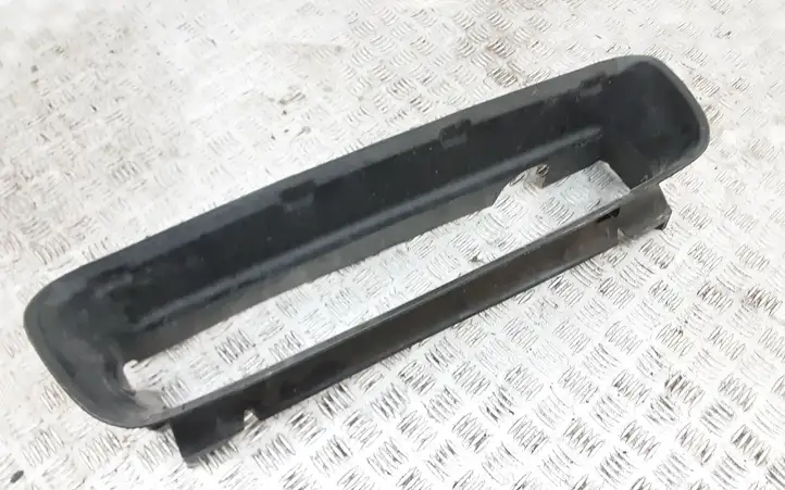 Volvo V50 (2004 - 2008) 8678313 Дефлектор воздуха — фото 1
