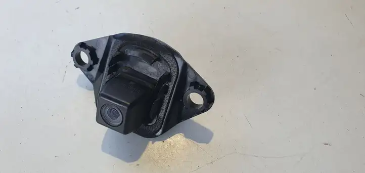 Toyota Yaris (2012 - 2014) Видеокамера заднего вида — фото 1
