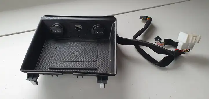 Hyundai Ioniq (2016 - ) USB разъем — фото 2