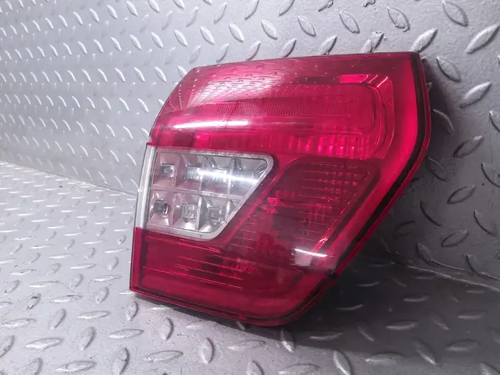 Citroen C5 (2008 - 2017) 9675067980 Задний фонарь в крышке багажника — фото 7