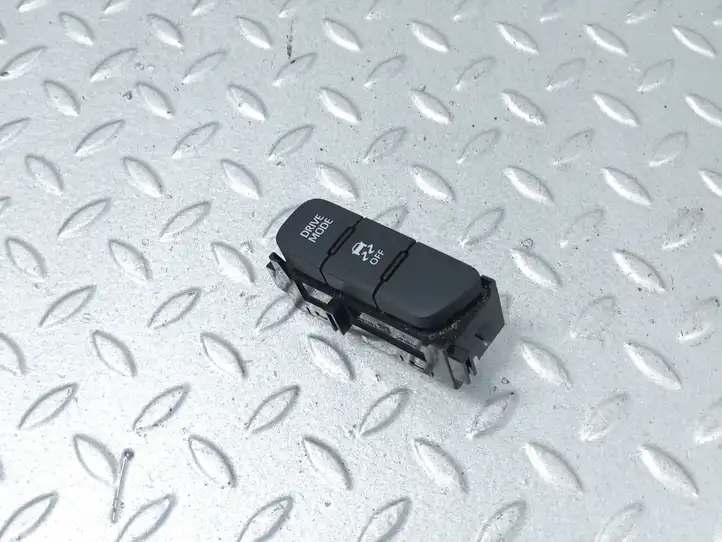 Toyota Yaris XP210 (2020 - ) M81303 Кнопка ESP — фото 2