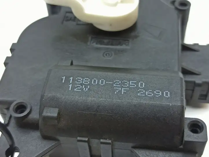Subaru Legacy (2003 - 2009) 1138002350 Двигатель задвижки потока воздуха — фото 2