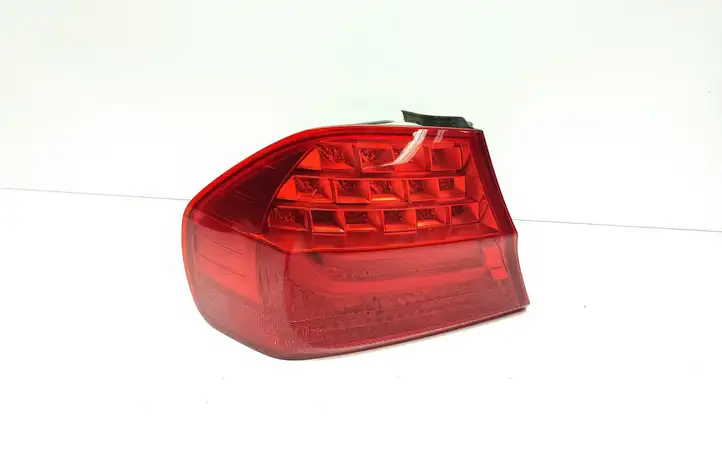 BMW 3 E90 E91 (2005 - 2012) 7289425 Задний фонарь в кузове — фото 1