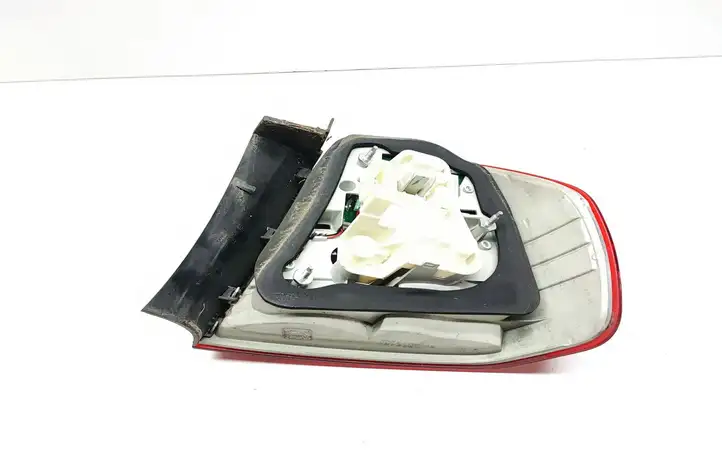 BMW 3 E90 E91 (2005 - 2012) 7289425 Задний фонарь в кузове — фото 2