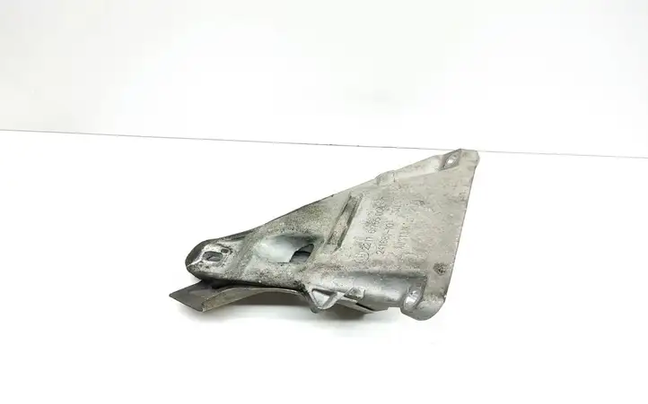 BMW 3 E90 E91 (2005 - 2012) 6765004 Кронштейн двигателя — фото 1