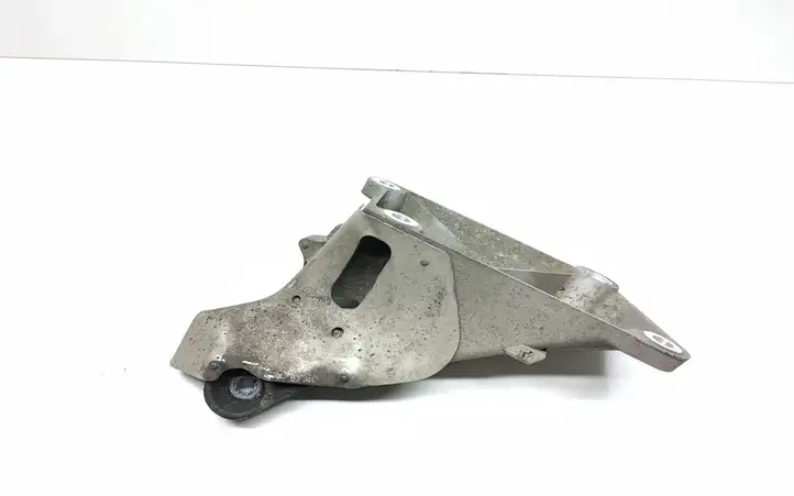 BMW 3 E90 E91 (2005 - 2012) 6765004 Кронштейн двигателя — фото 2