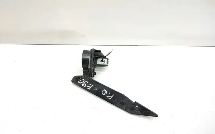 BMW 3 E90 E91 (2005 - 2012) 7058448 Кронштейн передней фары — фото 1