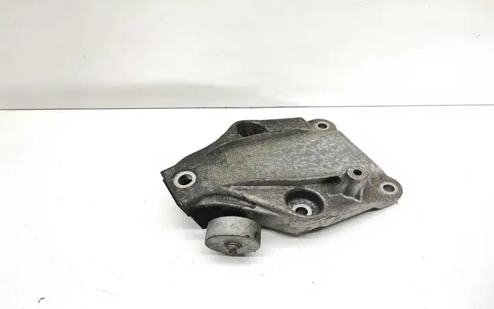 BMW 5 F10 F11 (2009 - 2016) 6777623 Кронштейн двигателя — фото 1