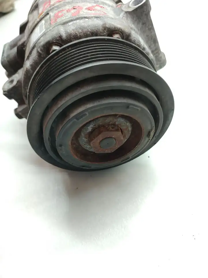 BMW X3 F25 (2010 - 2017) 9217869 Компрессор (насос) кондиционера воздуха — фото 3