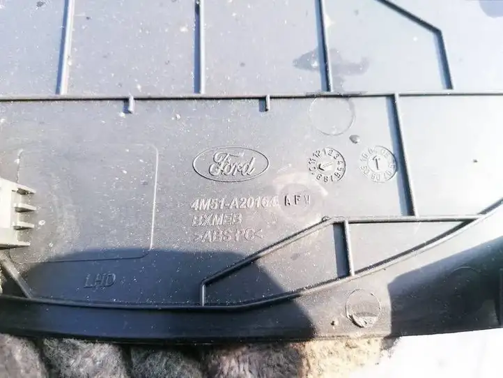 Ford Focus (1998 - 2004) 4M51A20164AFW Вещевой ящик — фото 3
