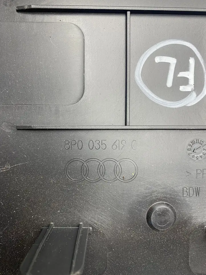 Audi A3/S3 8P (2008 - 2013) 8P0035619C Другая деталь двигателя — фото 2
