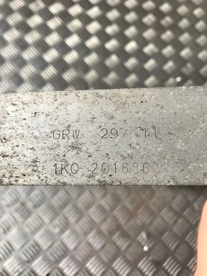 Audi A3/S3 8P (2008 - 2013) 1K0201656C Кронштейн топливного бака — фото 4