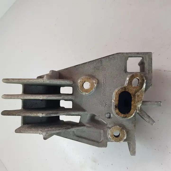 Nissan Juke I F15 (2010 - 2018) 8200771226 Кронштейн двигателя — фото 4