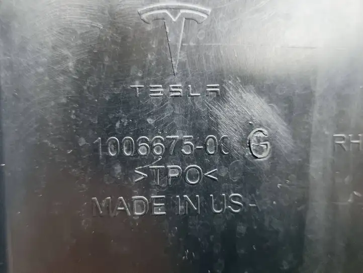 Tesla Model S (2016 - 2021) 100667500G Прочая отделка багажника — фото 5