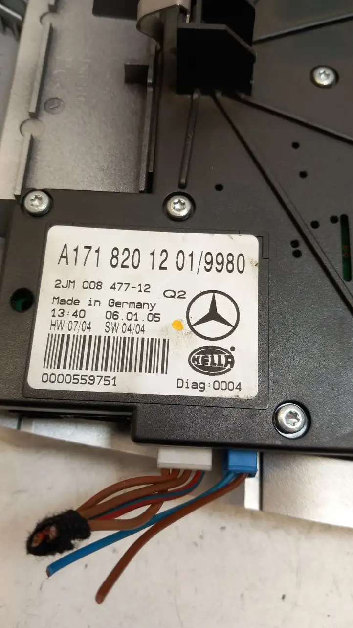 Mercedes-Benz SLK R171 (2005 - 2011) A1718201201 Передняя подсветка — фото 3