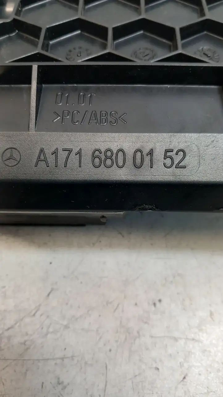 Mercedes-Benz SLK R171 (2005 - 2011) A1716800152 Передняя пепельница — фото 5