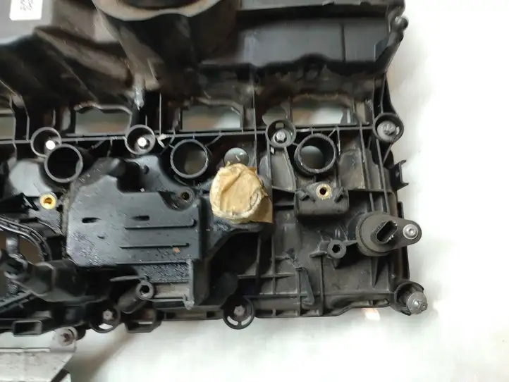 BMW 3 G20 G21 (2019 - ) 72474693 Крышка головки блока цилиндров — фото 3