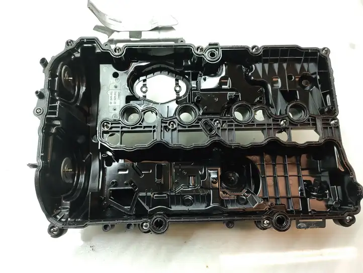 BMW 3 G20 G21 (2019 - ) 72474693 Крышка головки блока цилиндров — фото 5