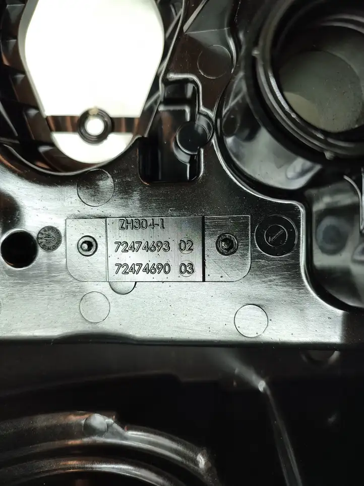 BMW 3 G20 G21 (2019 - ) 72474693 Крышка головки блока цилиндров — фото 10