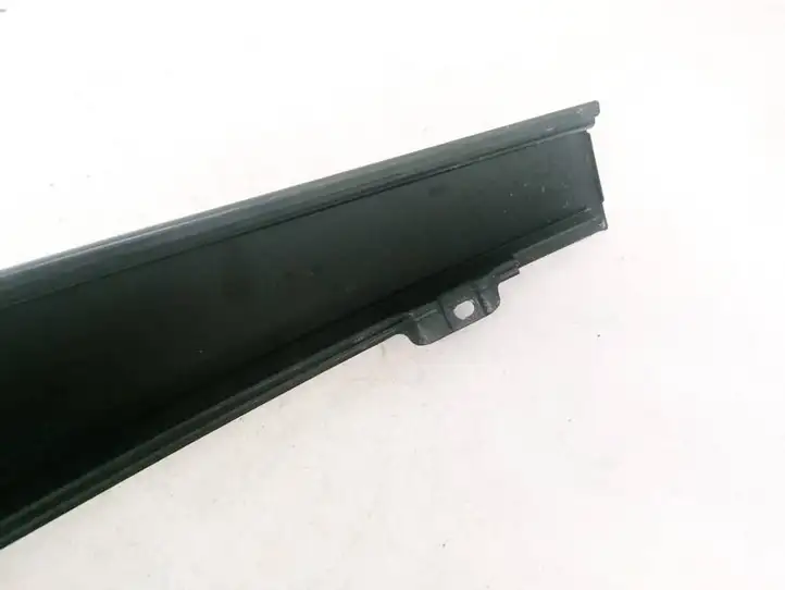 (2005 - 2010) 3c0839902 Накладка стекла задней двери — фото 2