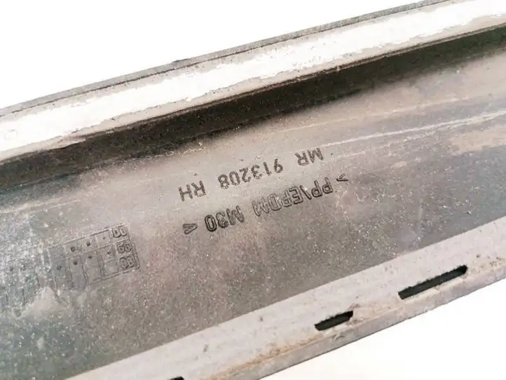 Mitsubishi Carisma (1999 - 2004) MR913208 Молдинги задней двери — фото 3