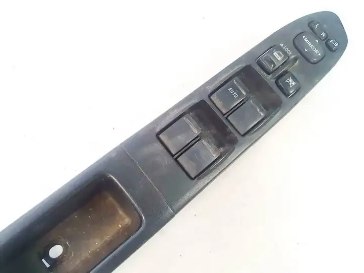 Subaru Forester SG (2006 - 2008) 183606 Кнопка стеклоподъемников — фото 2