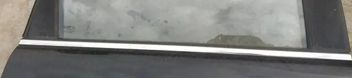 Chevrolet Captiva (2006 - 2011) Накладка стекла задней двери — фото 1