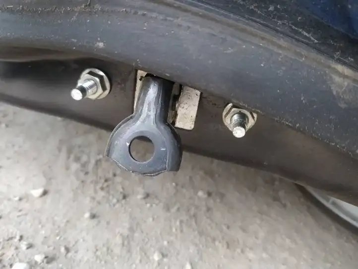 Toyota Verso (2009 - 2012) Ограничитель задней двери — фото 1