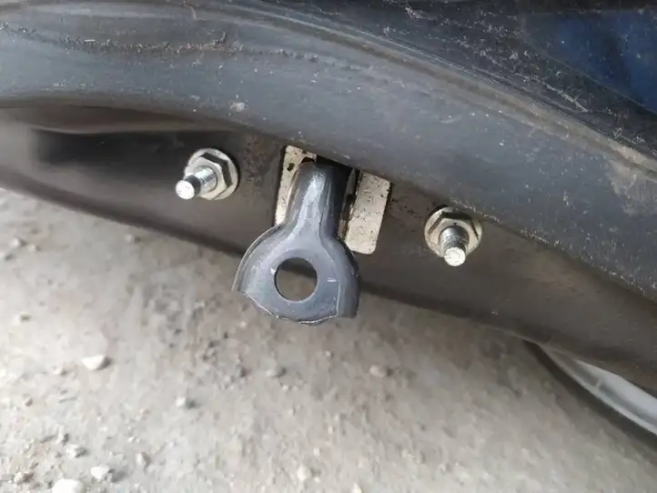 Toyota Verso (2009 - 2012) Ограничитель задней двери — фото 2
