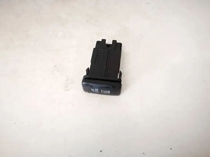 Toyota Avensis Verso (2001 - 2004) 156936 Кнопка обогрева стекла — фото 1