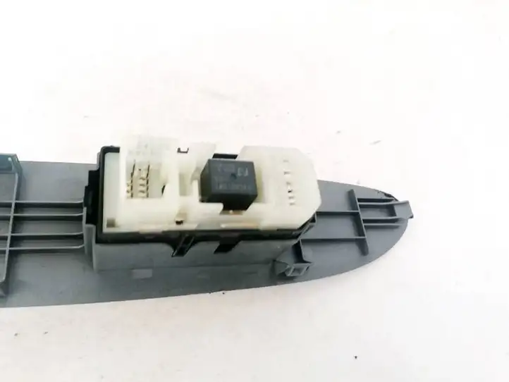 Toyota Avensis Verso (2001 - 2004) 7423144190 Блок кнопок стеклоподъемников — фото 2