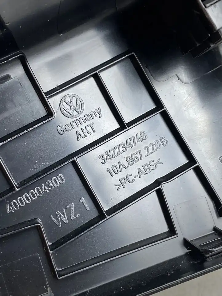 Volkswagen ID.3 (2019 - ) 10A867228B Накладка кнопки стеклоподъемника — фото 3