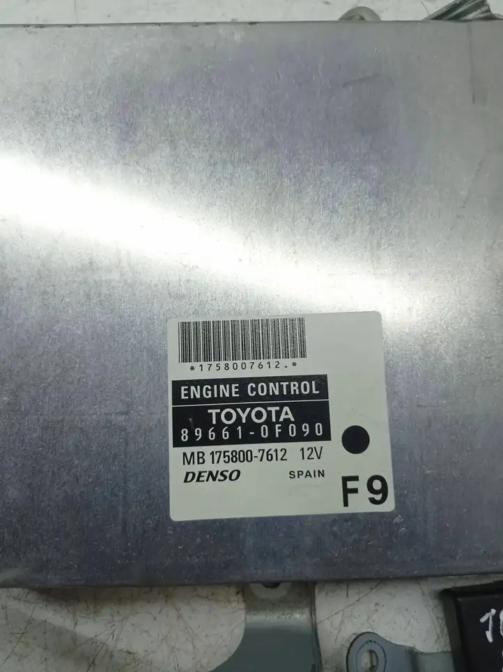 Toyota Corolla Verso AR10 (2004 - 2009) 896610f090 Комплект системы зажигания — фото 4