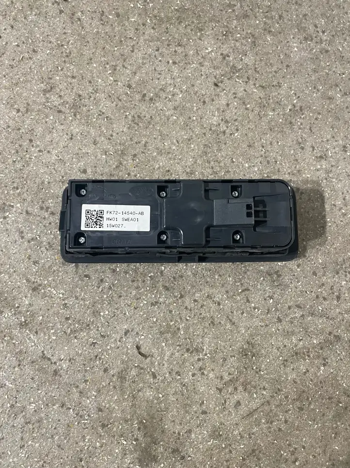 Land Rover Discovery Sport (2014 - 2019) FK7214540AB Блок кнопок стеклоподъемников — фото 2