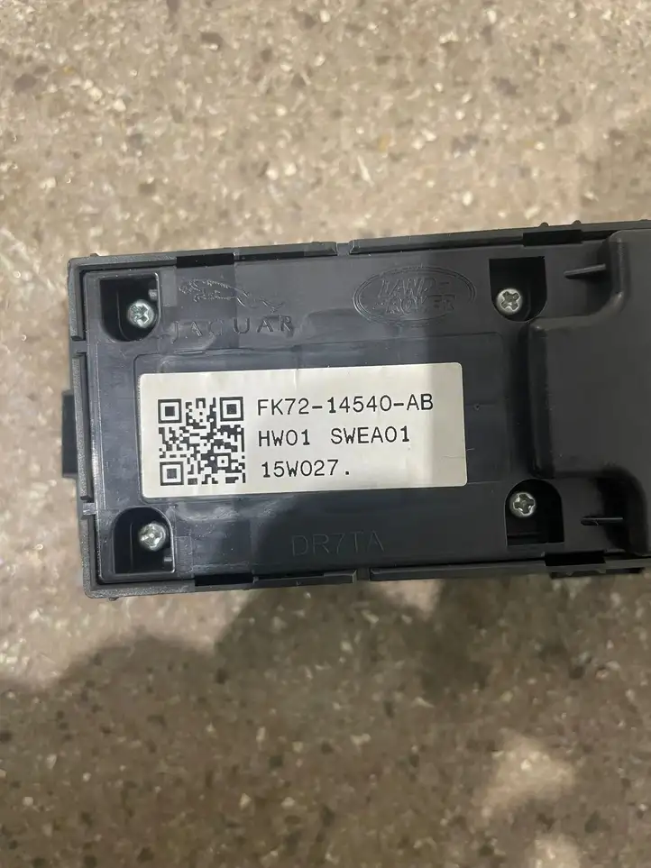 Land Rover Discovery Sport (2014 - 2019) FK7214540AB Блок кнопок стеклоподъемников — фото 9