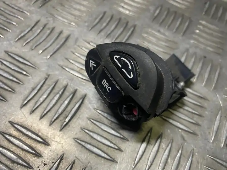 Nissan X-Trail T30 (2001 - 2007) 160903 Кнопки на рулевом колесе — фото 3