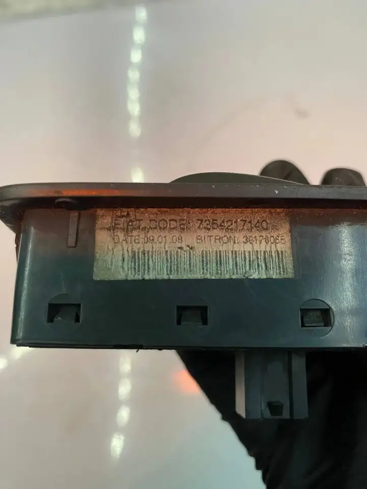 Fiat Ducato (2007 - 2014) 7354217140 Блок кнопок стеклоподъемников — фото 7