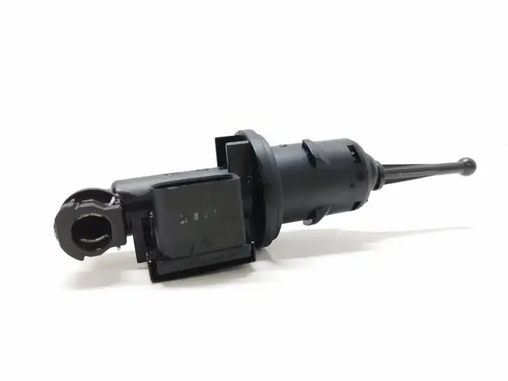 Volkswagen Golf Plus (2008 - 2014)  1K07213880 Главный цилиндр сцепления